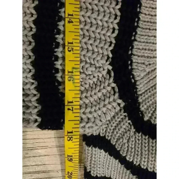 J. Crew Women's Gray Striped Pullover Sweater Size L Boat Neck - Picture 9 of 10